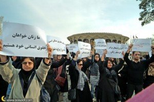 Although the campaign mostly works through one-on-one or small group discussions to educate people and get support, they have also engaged in public protest. They risk arrest and imprisonment at Evin Prison in northwestern Tehran, Iran’s biggest jail. Activists, journalists and other political prisoners are held and tortured in Section 209, which became known internationally when Canadian-Iranian photographer Zahra Kazemi was beaten to death there. 54-year old Kazemi was arrested in June 2003 while photographing a student-led protest outside the prison. Photo: Arash Ashoorinia