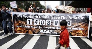 Avaaz supporters at a protest to protect the Amazon from clear-cut logging. More than 2 million people signed the Avaaz on-line campaign petition. Photo: Avaaz